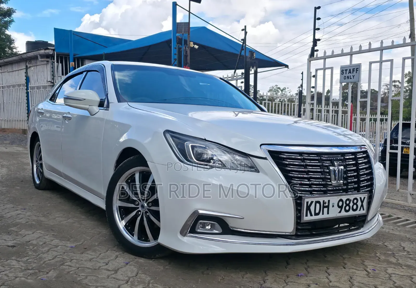 Toyota Crown 2016 White