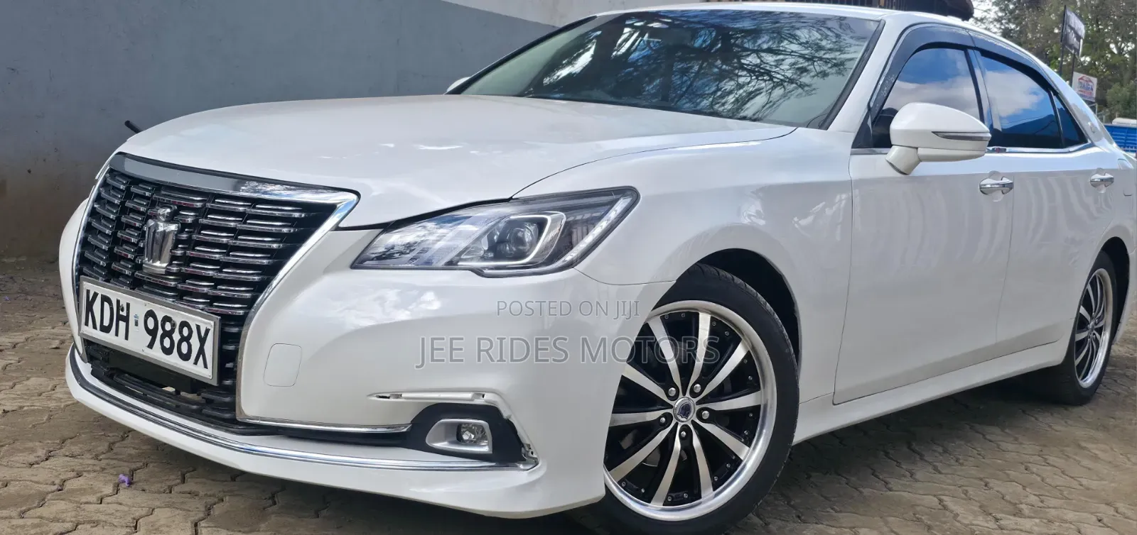 Toyota Crown 2016 Off white