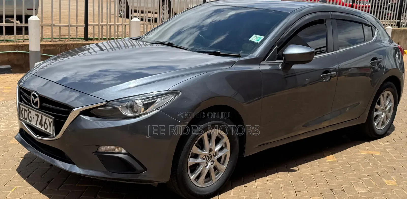 Mazda Axela SV Premium 2014 Gray