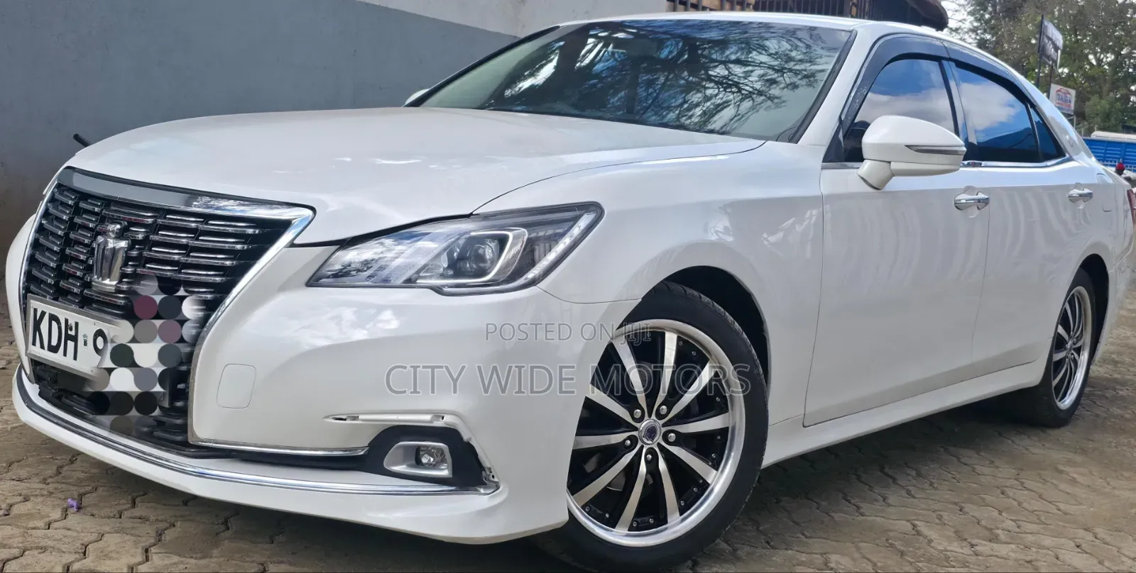 Toyota Crown 2016 White