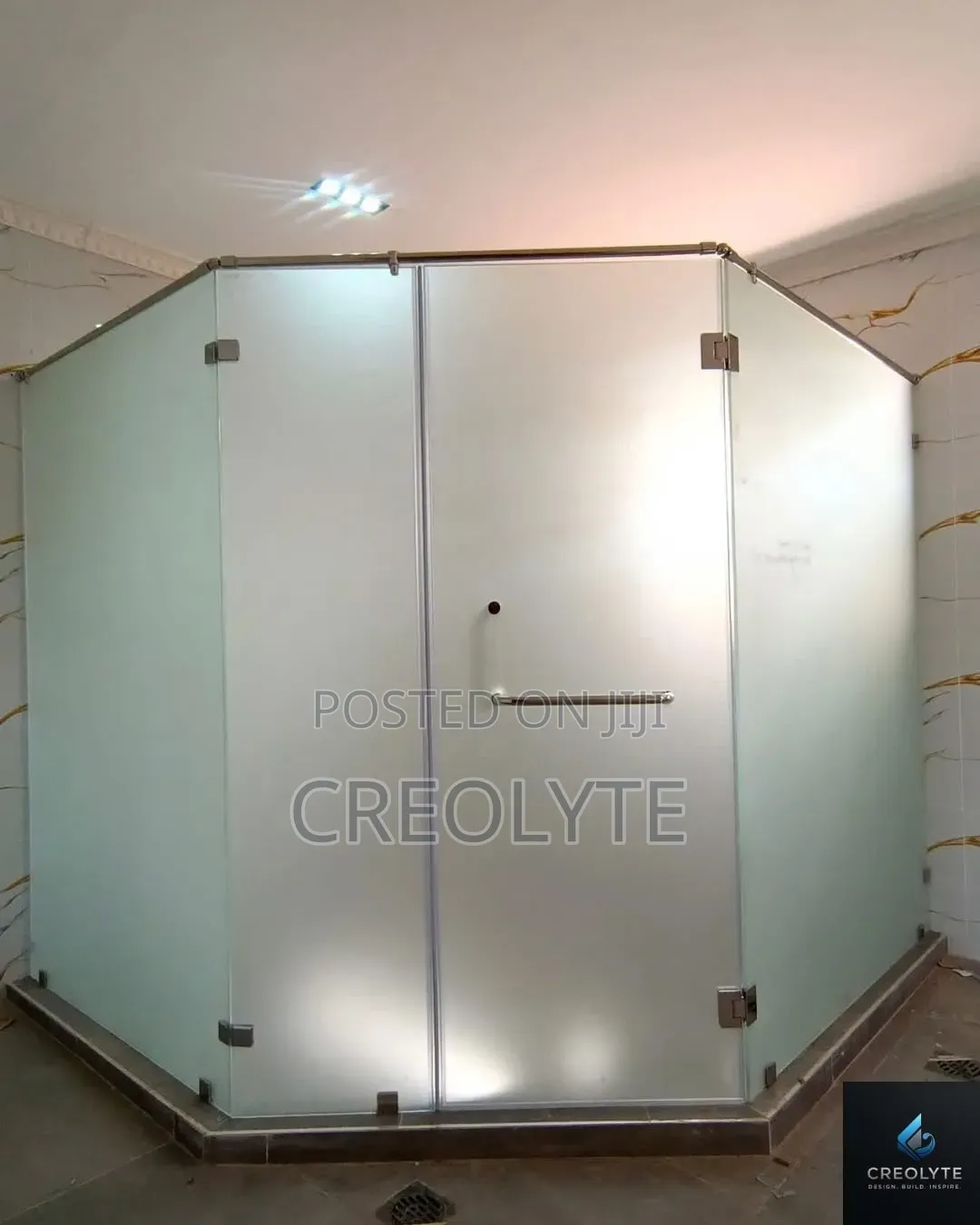 Frameless Frosted Glass Shower Cubicle (Corner / Diamond Shape)
