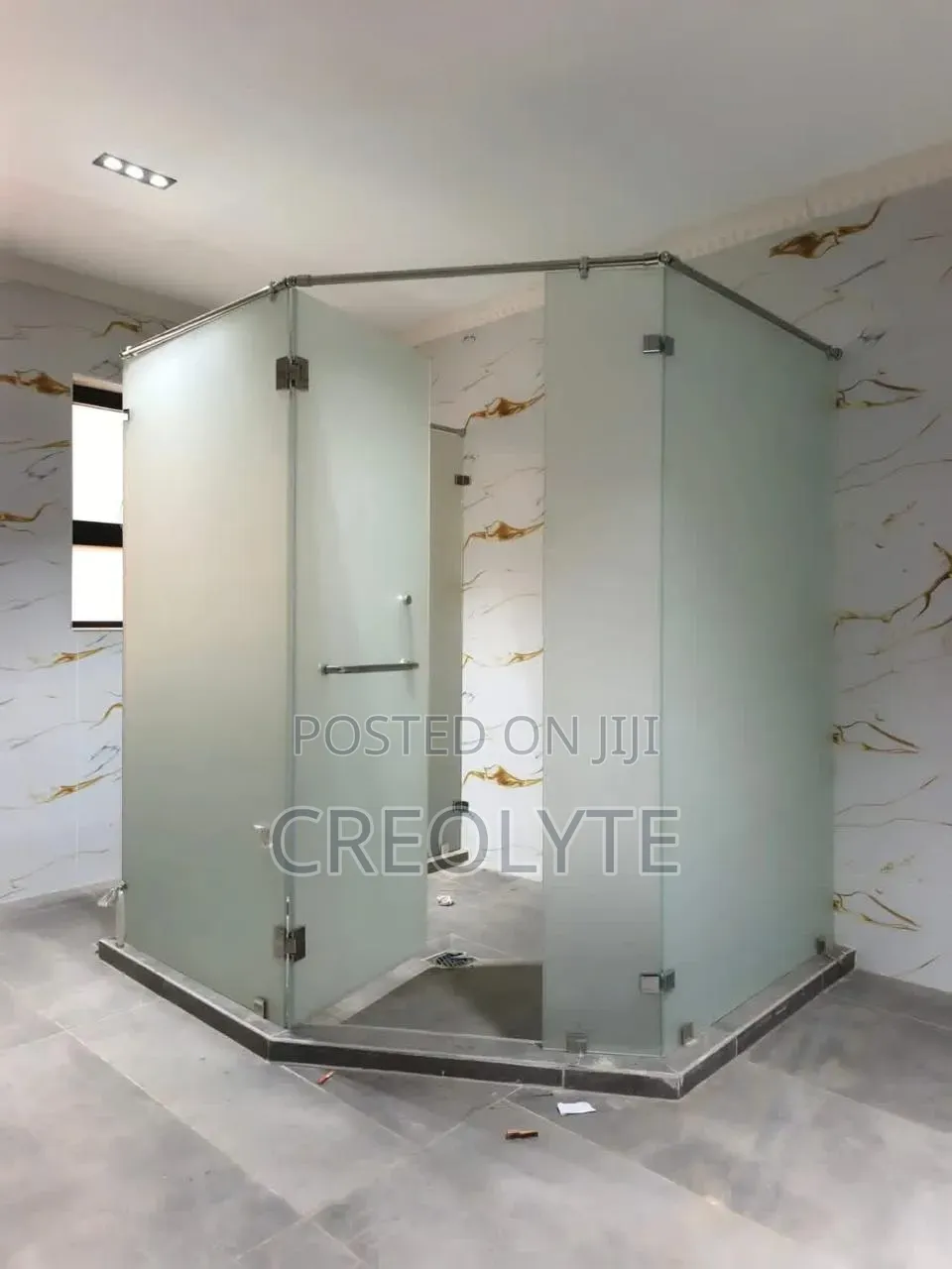 Frameless Frosted Glass Shower Cubicle (Corner / Diamond Shape)