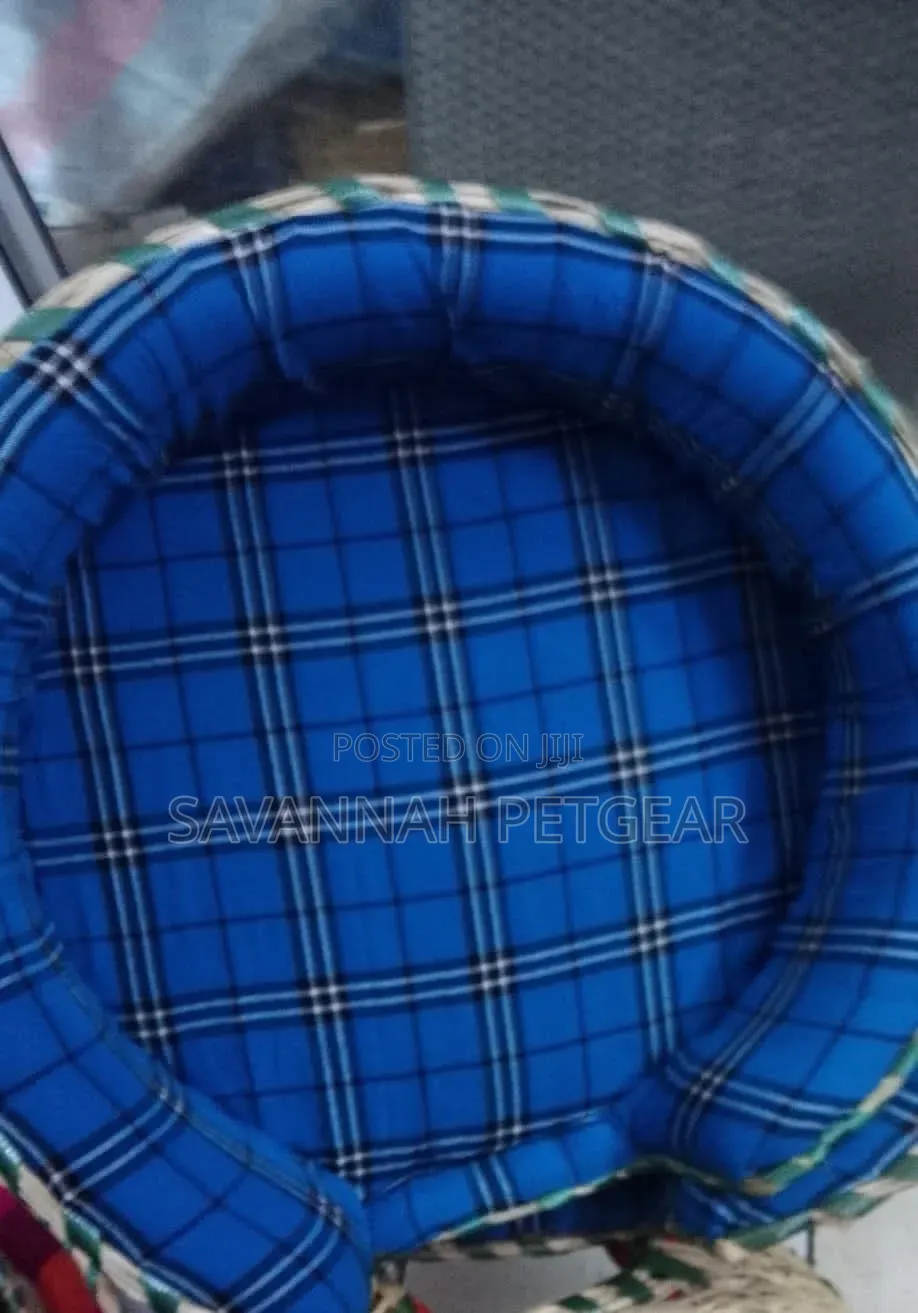 Handwoven Maasai-Style Pet Bed (Woven Straw Basket Cats & Small Dogs