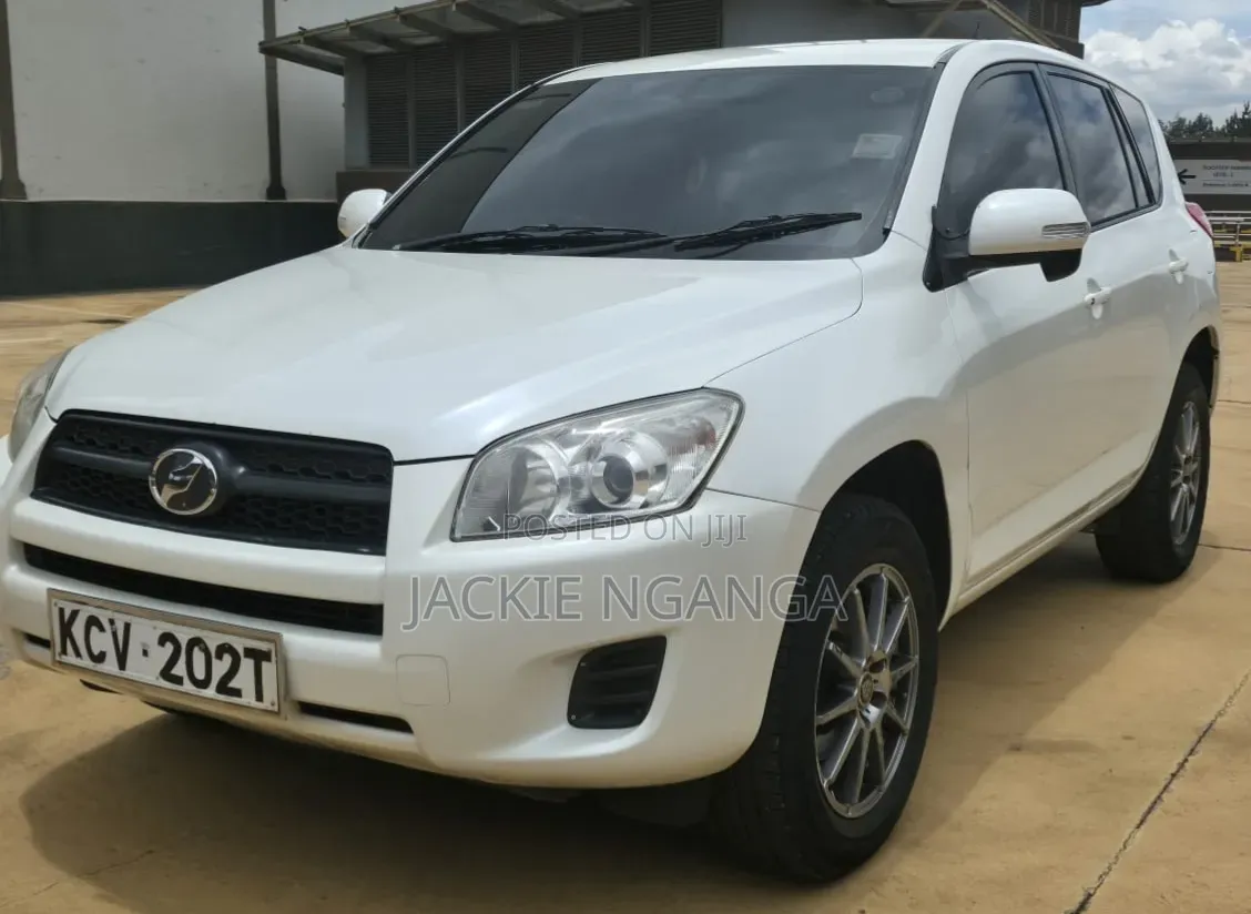 Toyota RAV4 2012 White