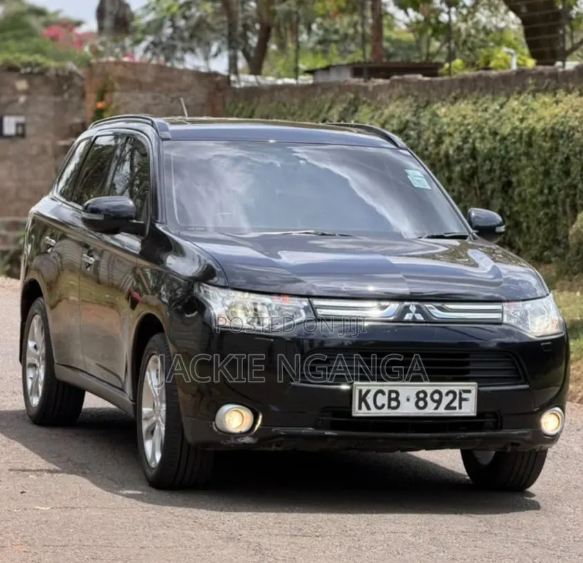 Mitsubishi Outlander 2014 Black