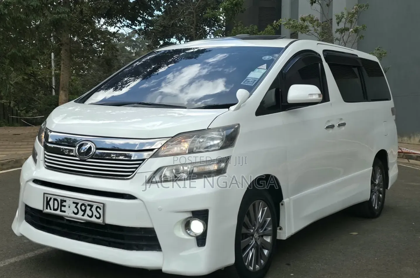 Toyota Vellfire 2014 White