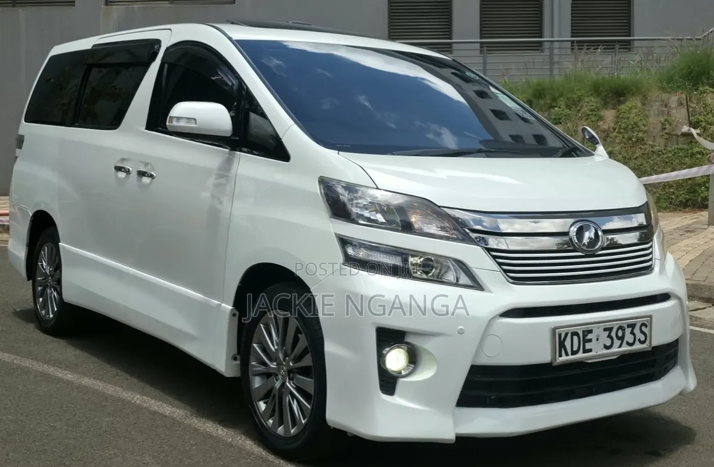 Toyota Vellfire 2014 White