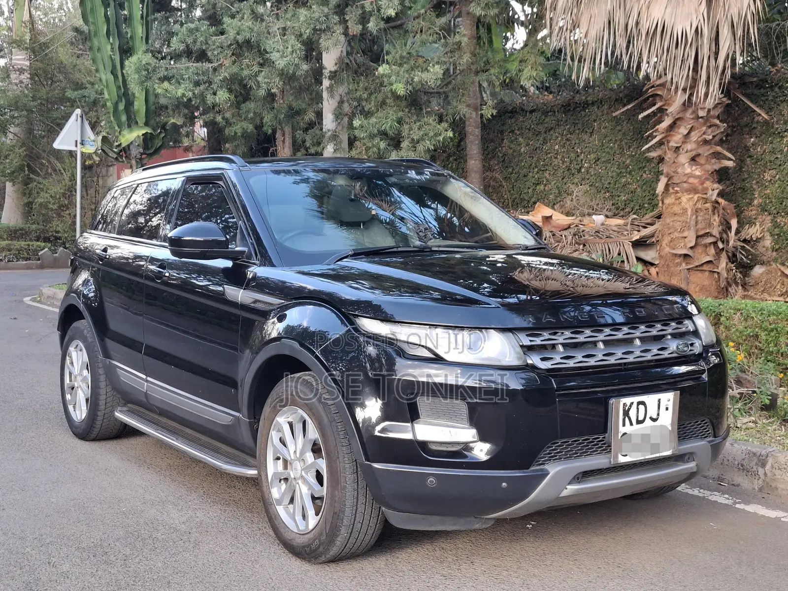 Land Rover Range Rover Evoque Pure 4dr SUV AWD (2.0L 4cyl Turbo 9A)