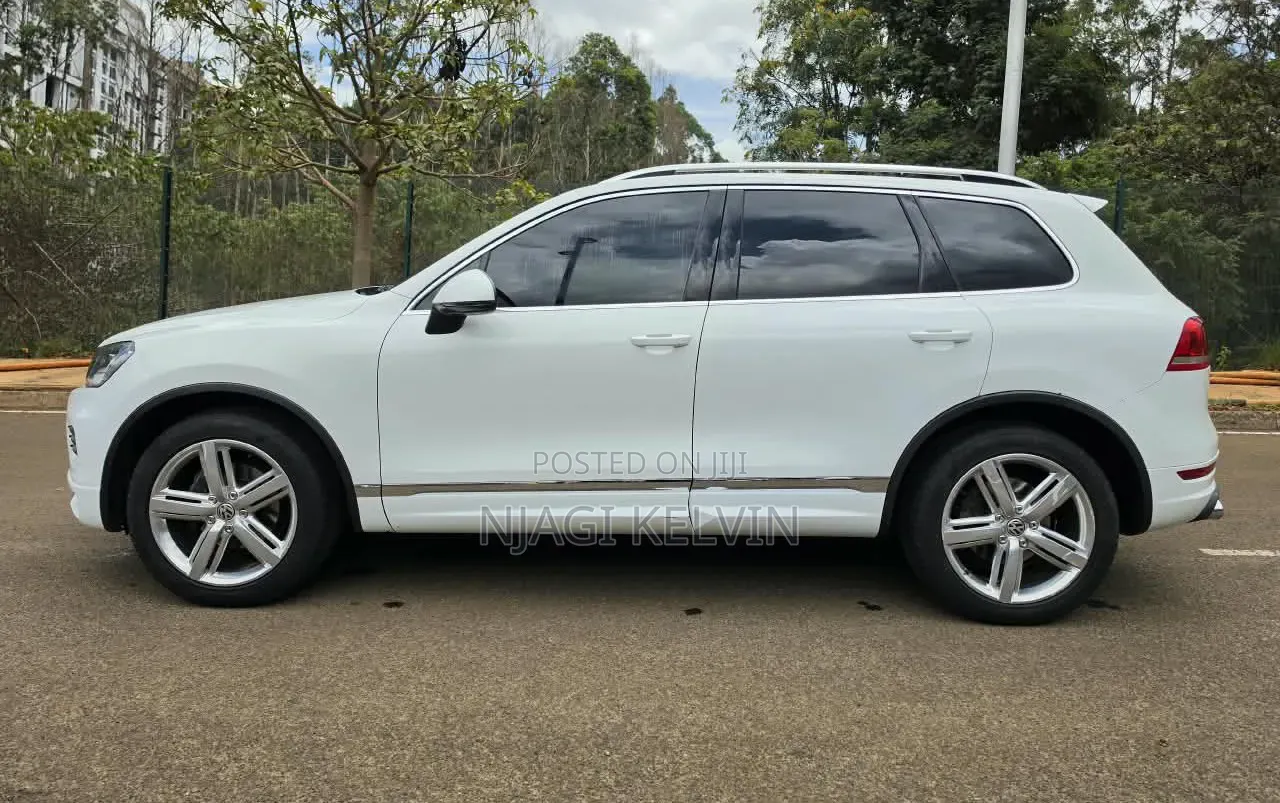 Volkswagen Touareg 2012 White