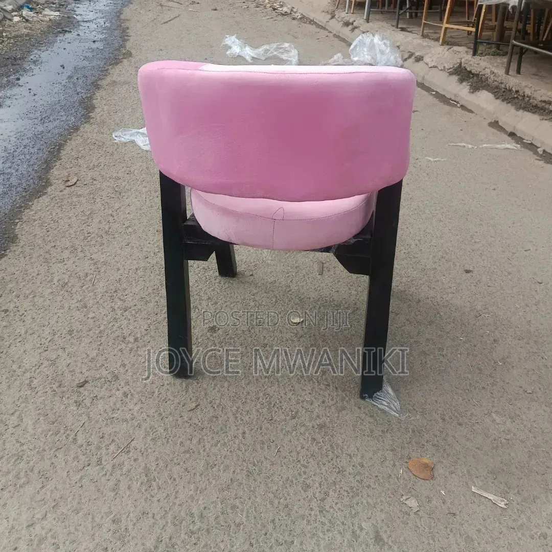 Modern Luxury Black and Pink Chair 