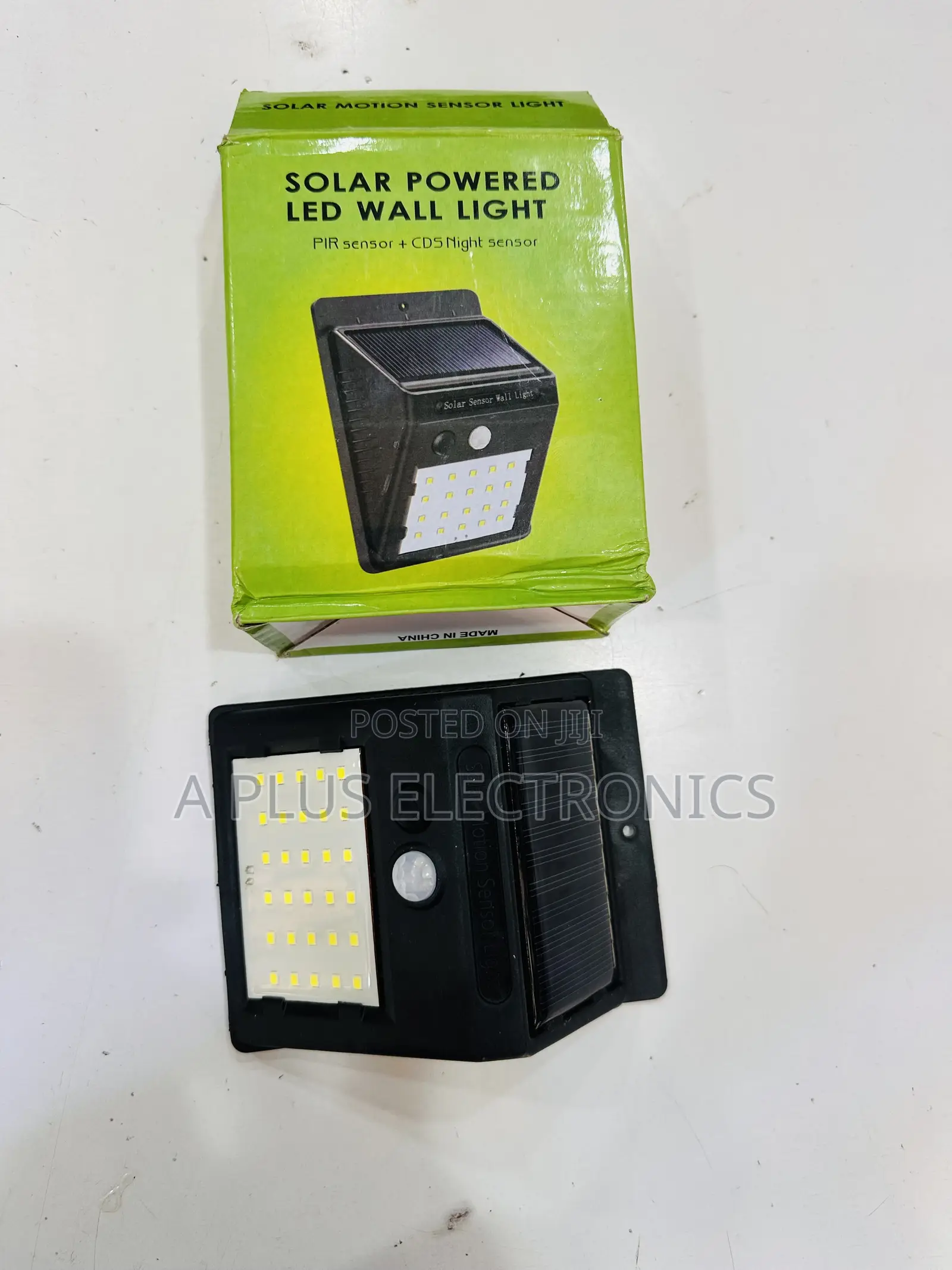 Solar Wall Light BK20 – Bright Outdoor Security Lighting