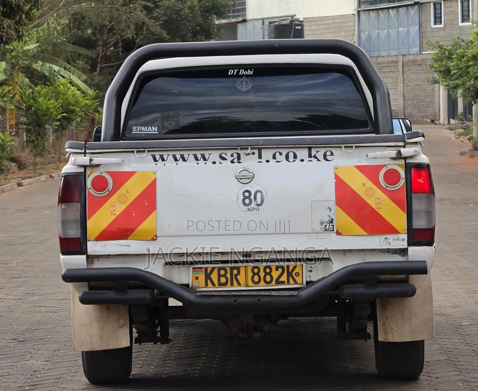 Nissan Hardbody 2011 White