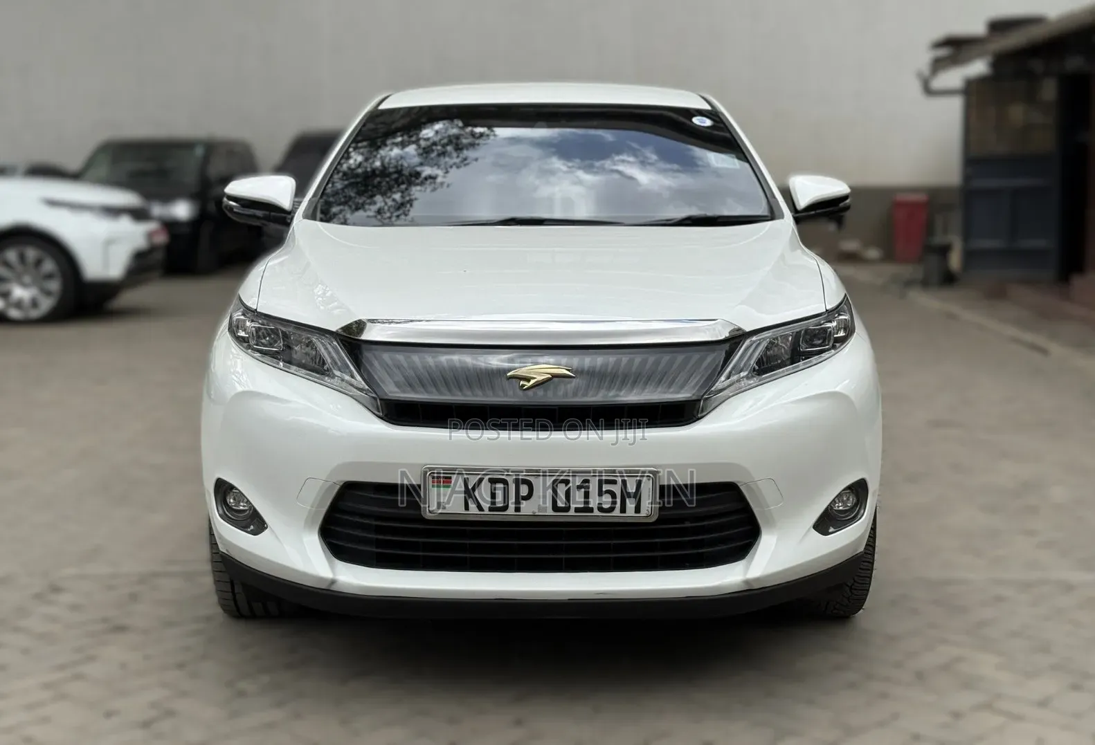 Toyota Harrier 2.0 2016 White