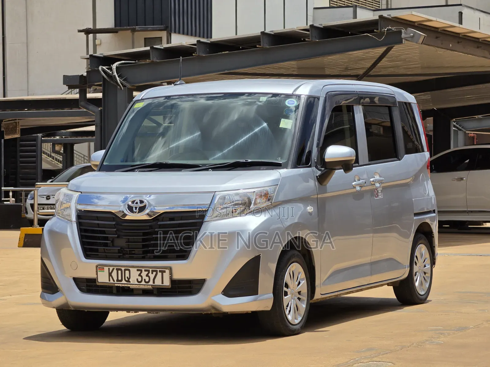 Toyota Roomy 2017 Silver