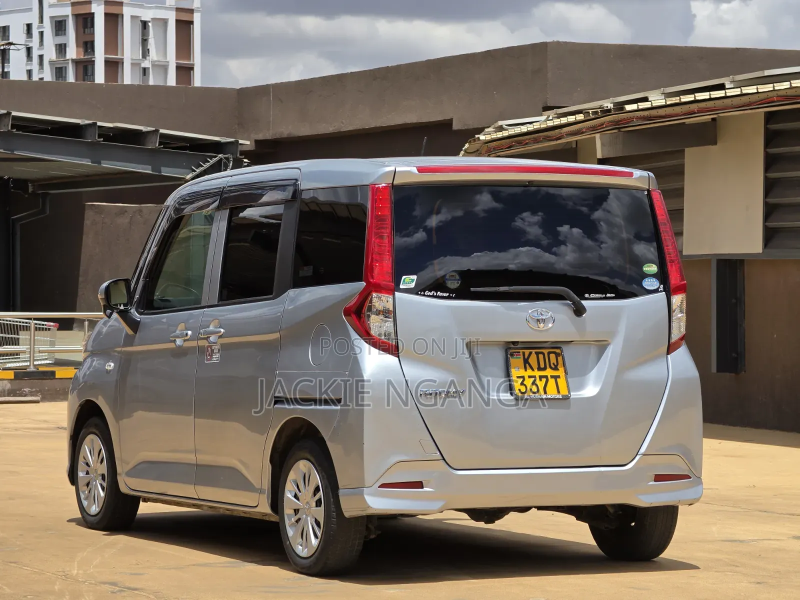 Toyota Roomy 2017 Silver