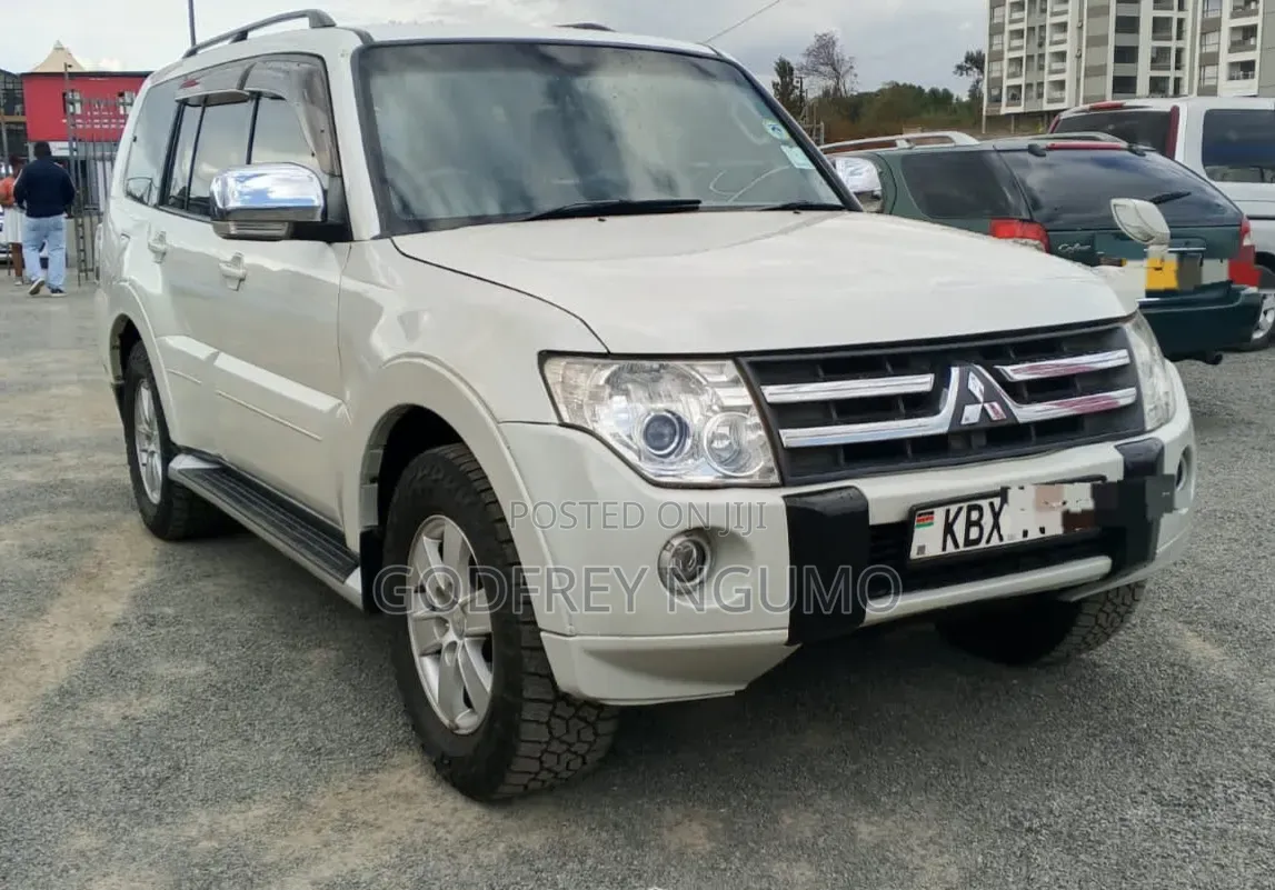 Mitsubishi Pajero 2007 White