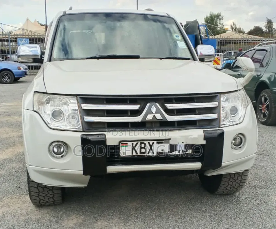Mitsubishi Pajero 2007 White