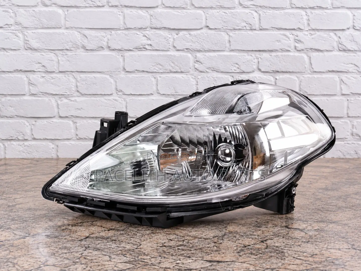 Depo Head Lamp / Light Nissan Tiida 2010 - 2011