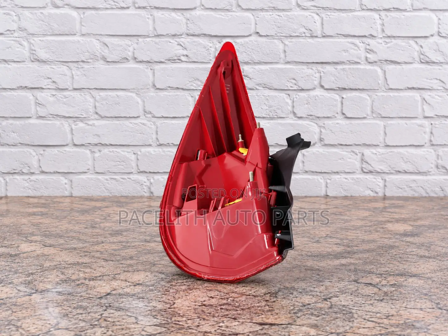 Casp Tail Lamp / Nissan Tiida Hatchback 2010