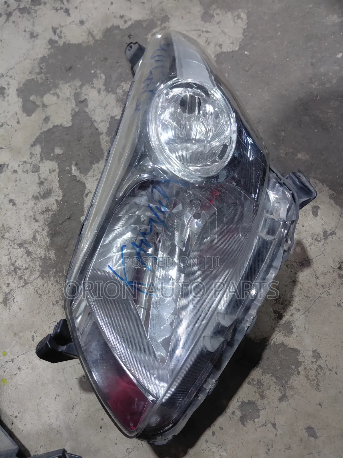 Toyota IST 2008 - 2012