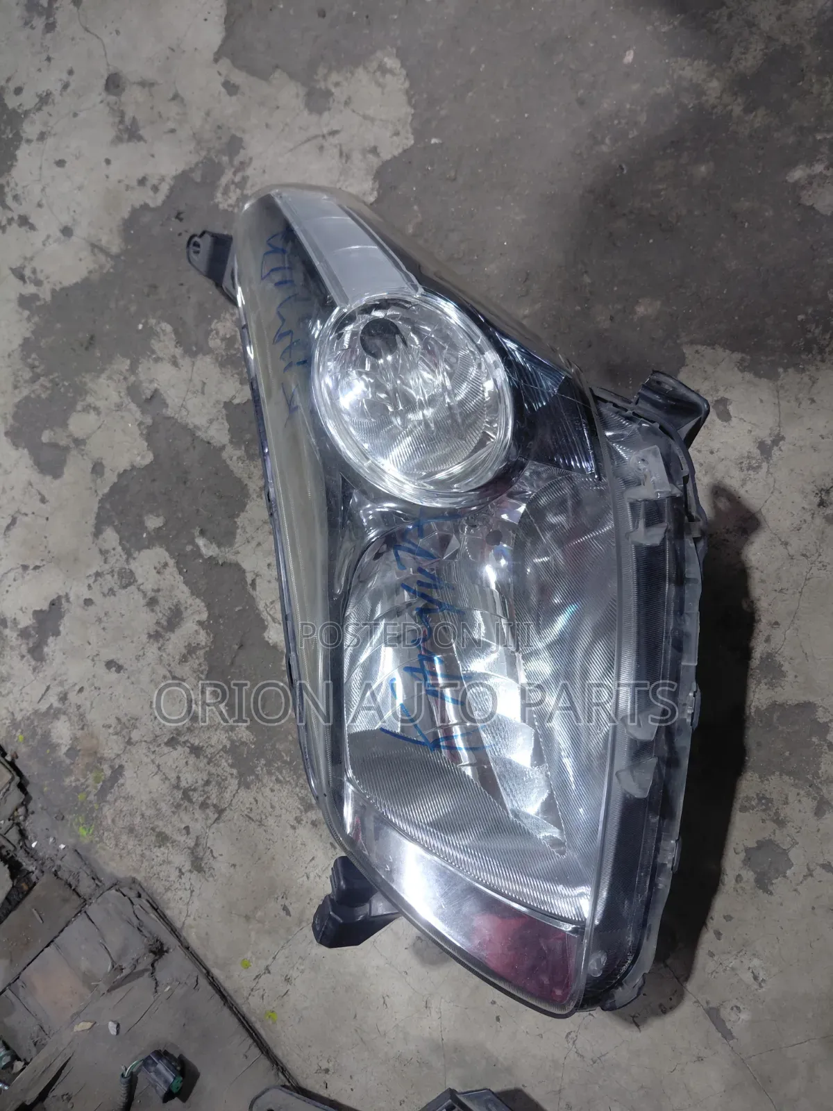 Toyota IST 2008 - 2012