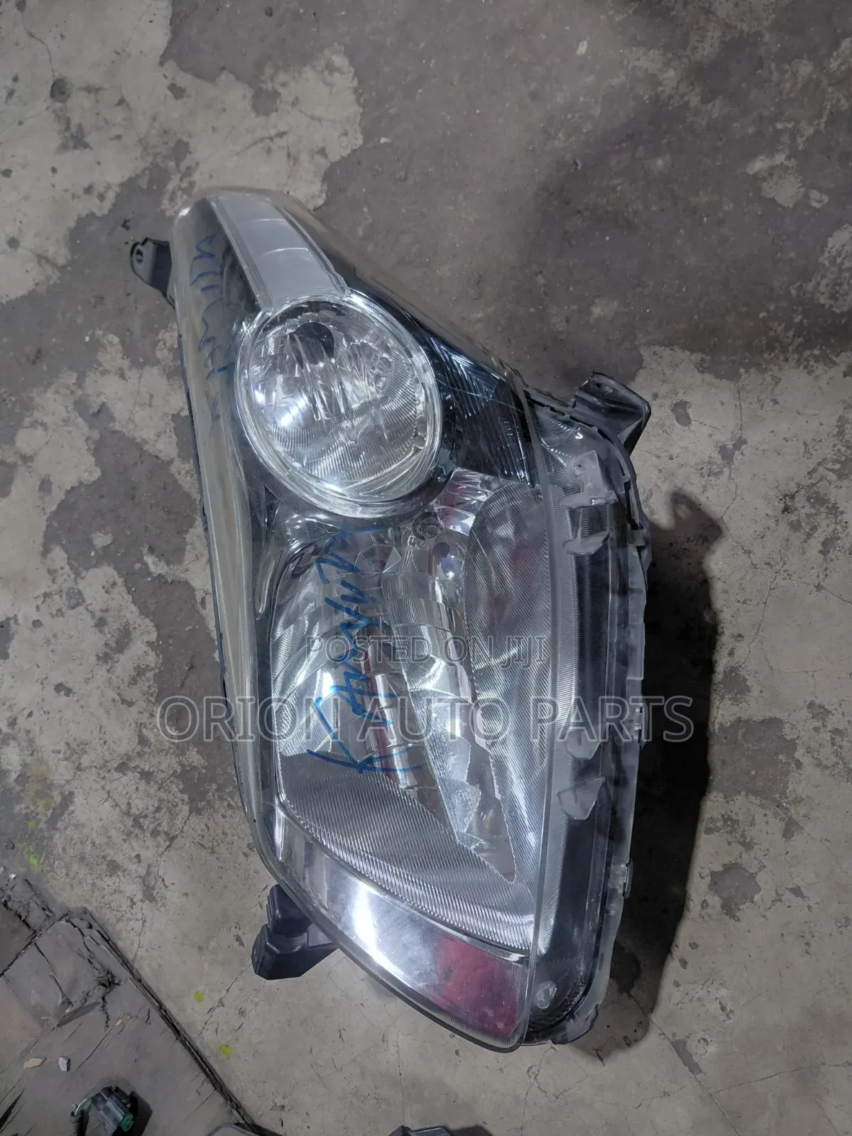 Toyota IST 2008 - 2012