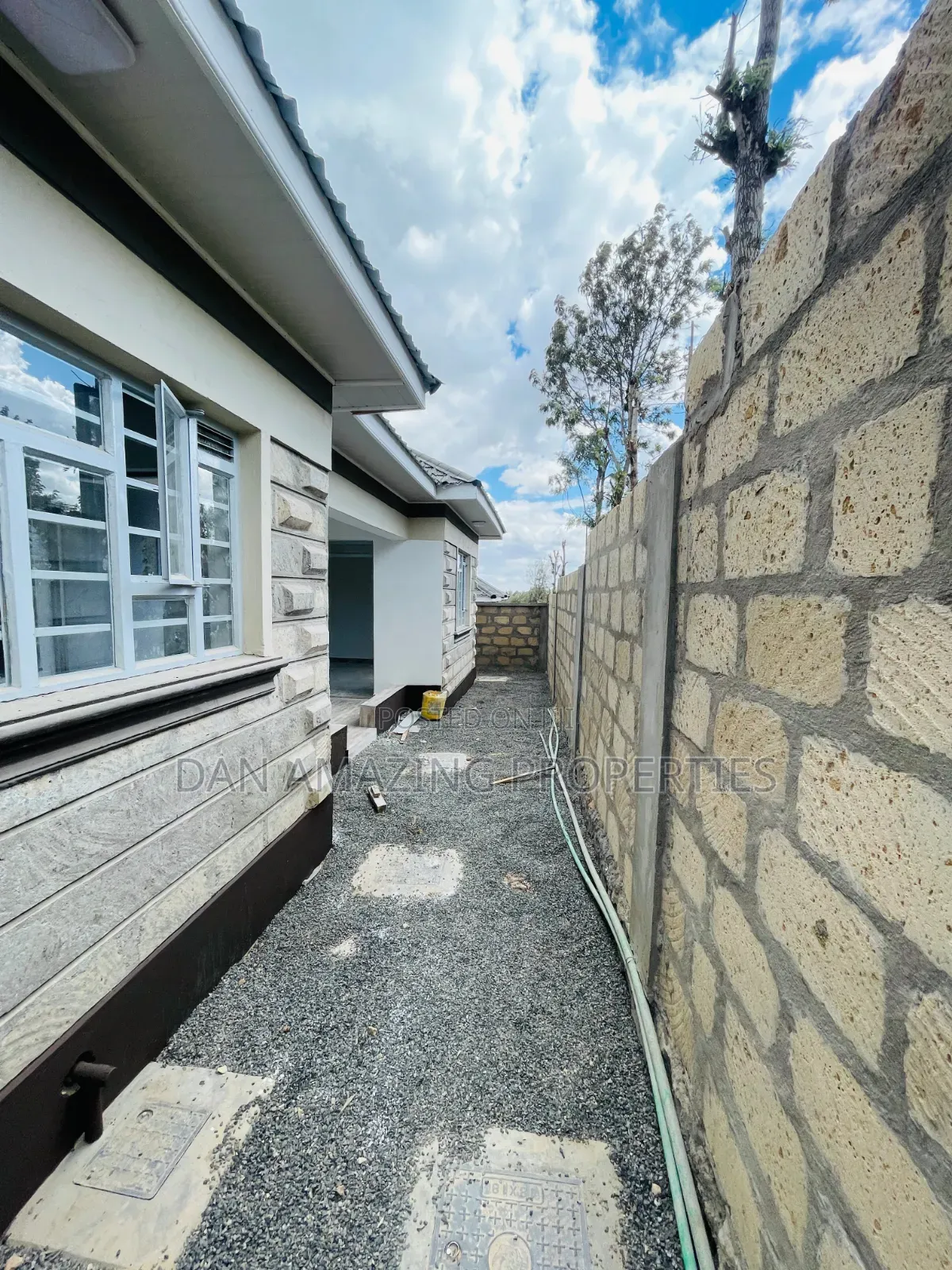 3bdrm Bungalow in Merisho Rd Plus Dsq, Matasia for sale