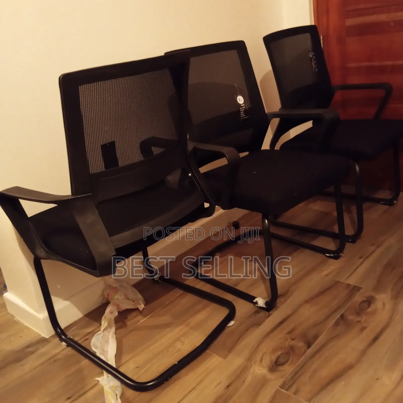 Strong and Elegant Non Rotating Waiting Chairs Meeting Chairs