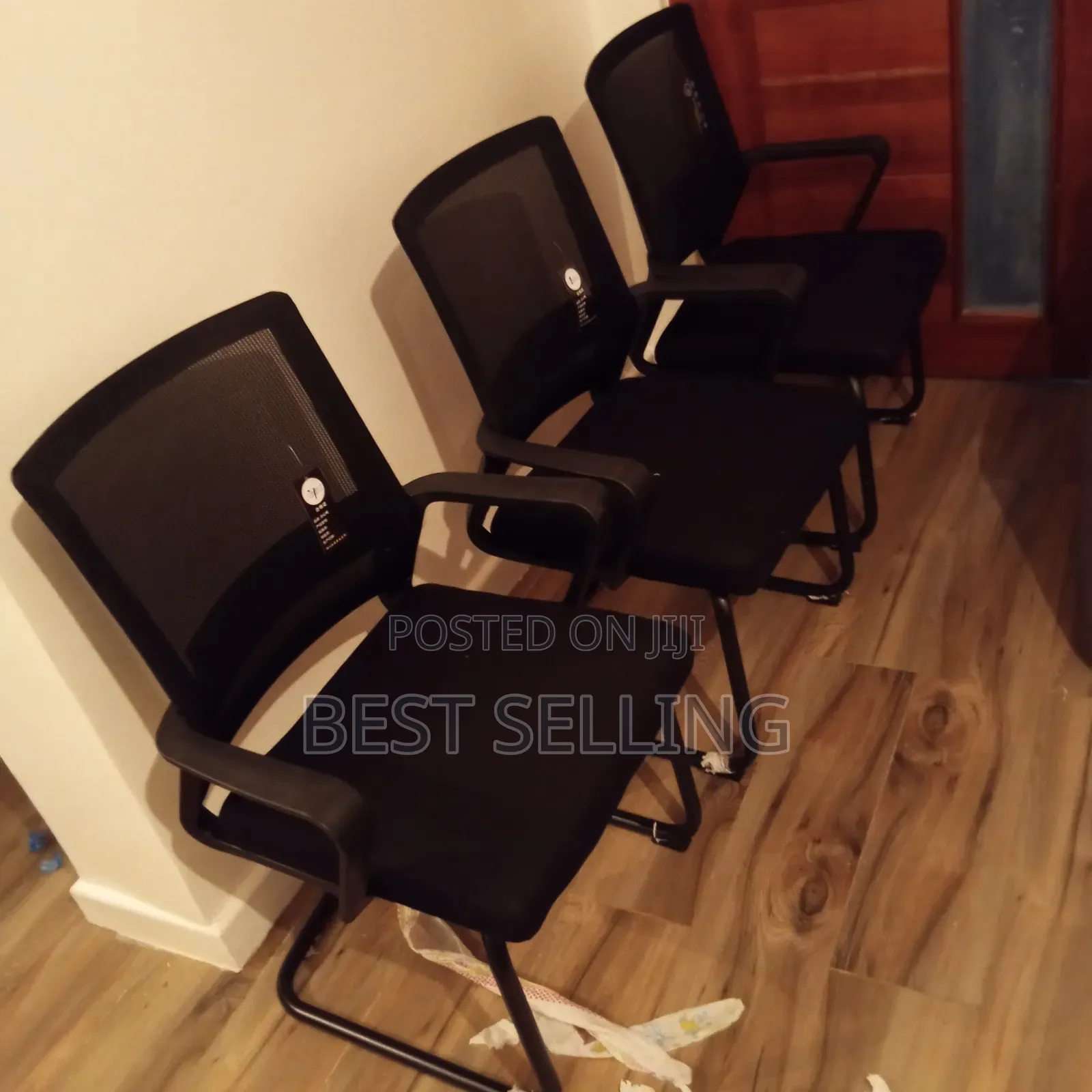 Strong and Elegant Non Rotating Waiting Chairs Meeting Chairs