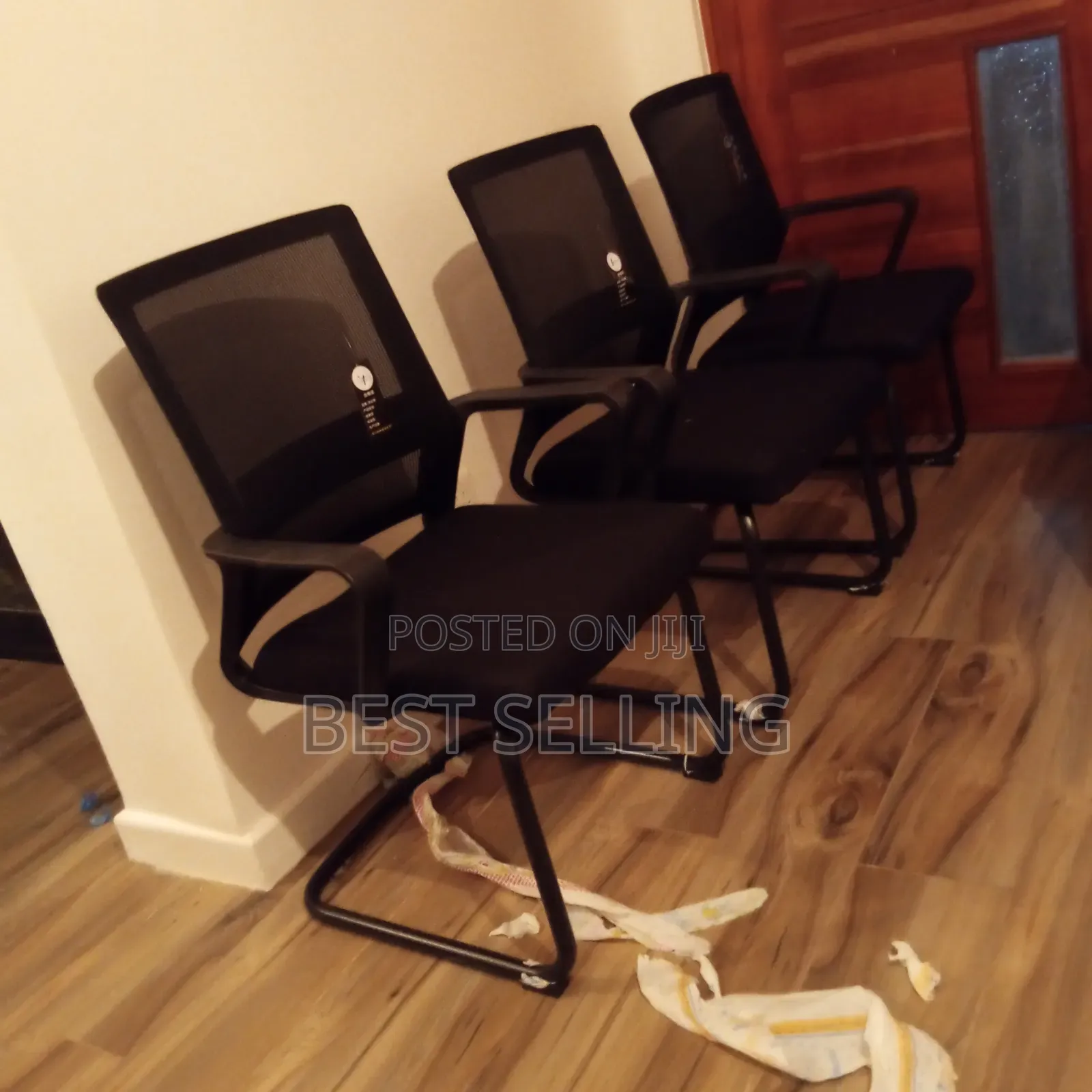 Strong and Elegant Non Rotating Waiting Chairs Meeting Chairs