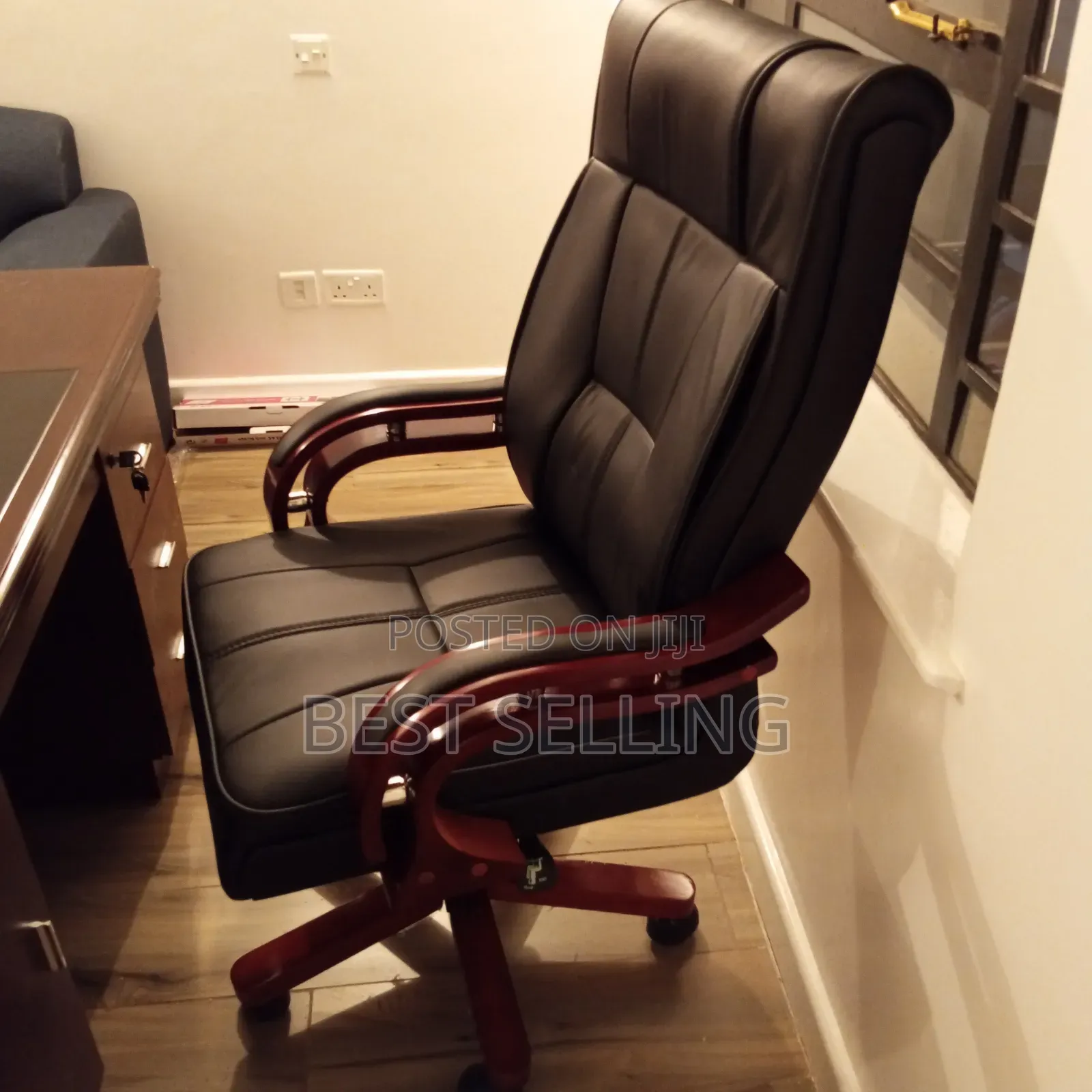 Elegant Brown Executive Office Chair Boss Chair