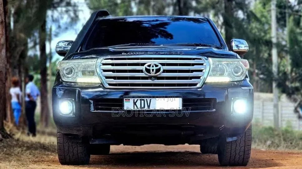 Toyota Land Cruiser 4.5 V8 GL 2013 Black