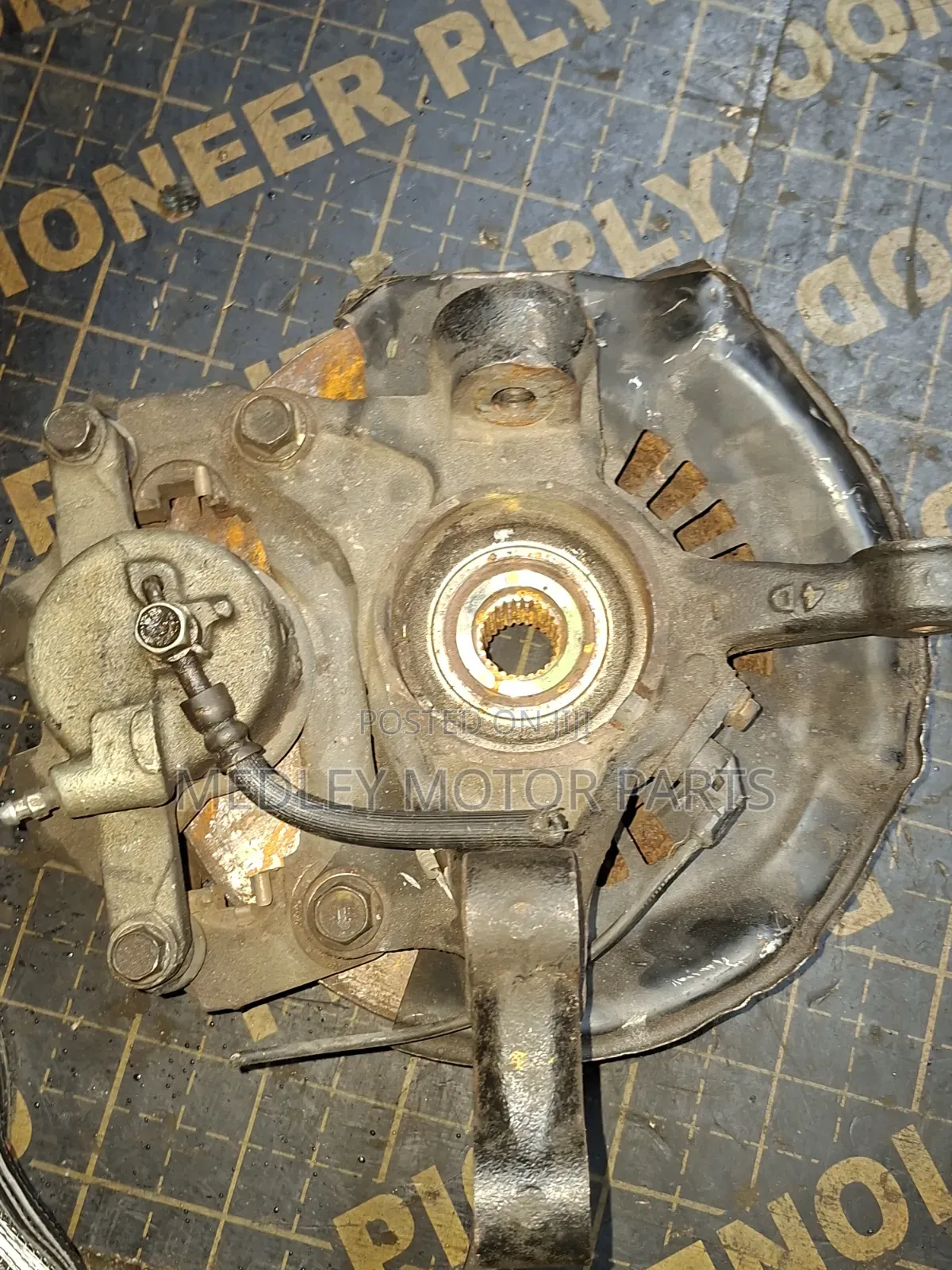 Toyota Voxy 4D Front Wheel Hub