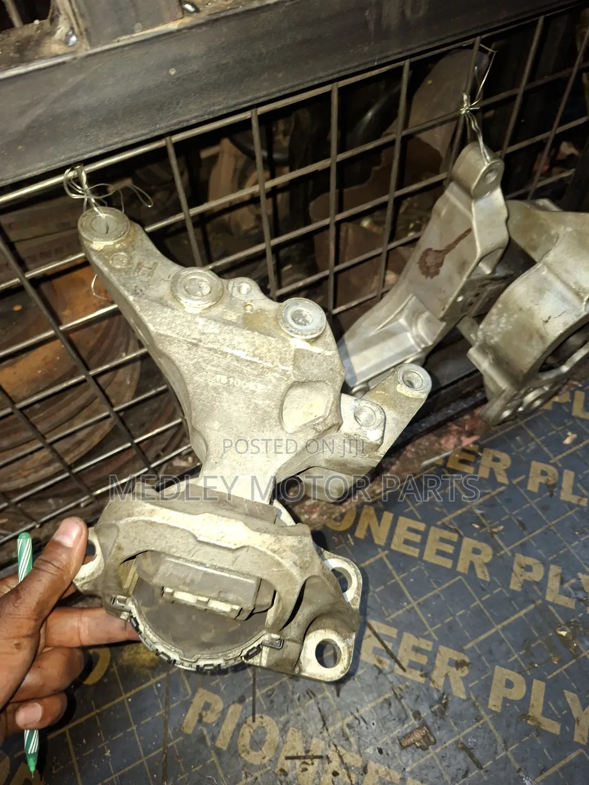 Nissan Xtrail T32 Engine Mount