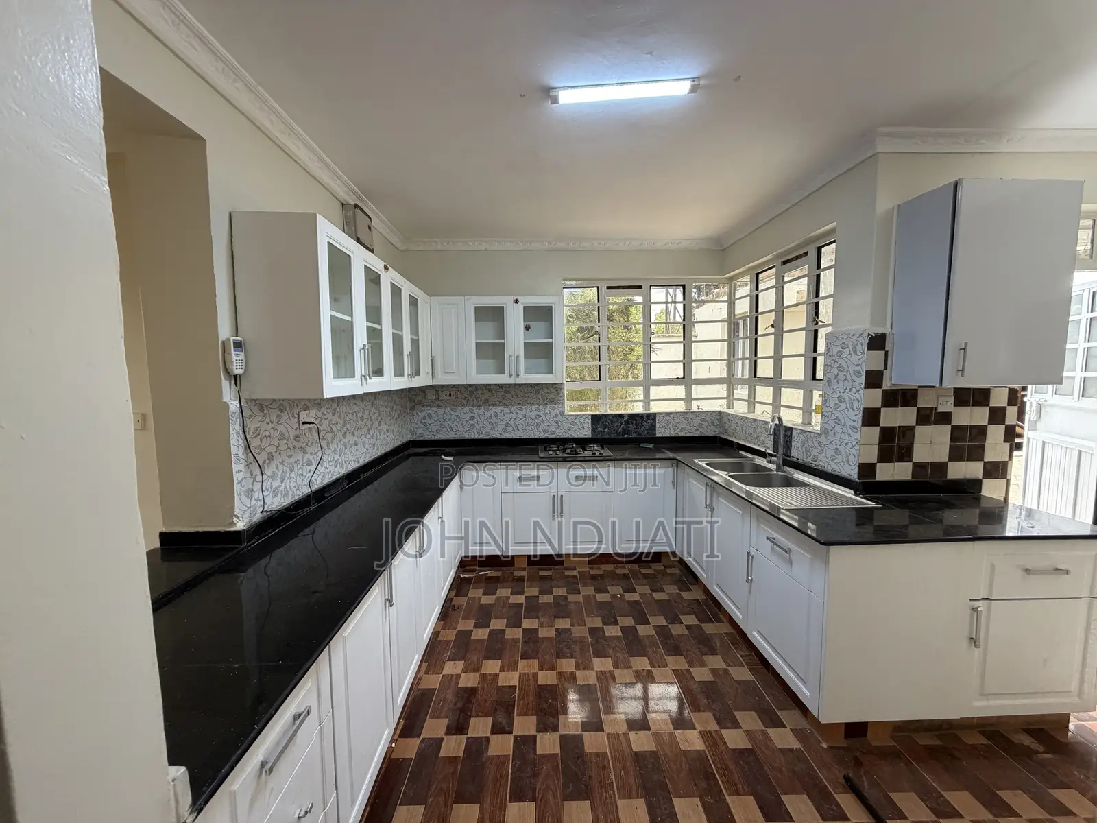 5bdrm Maisonette in Membley Estate for rent