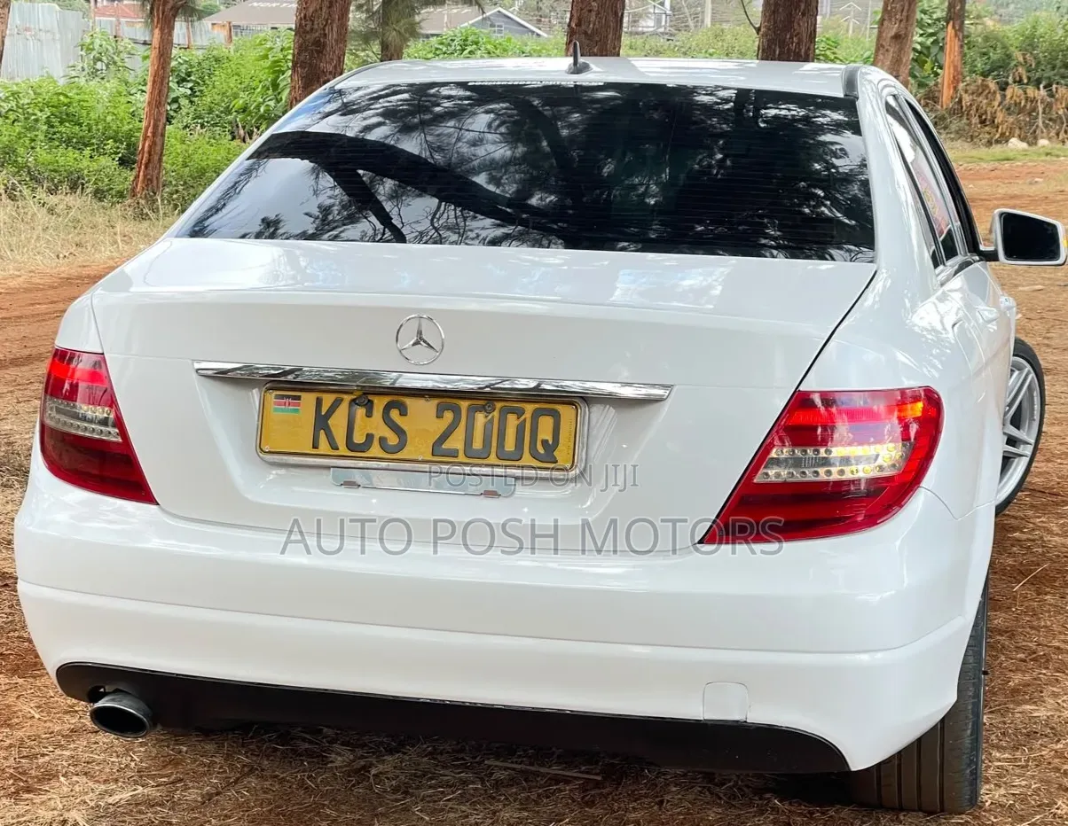 Mercedes-Benz C200 2011