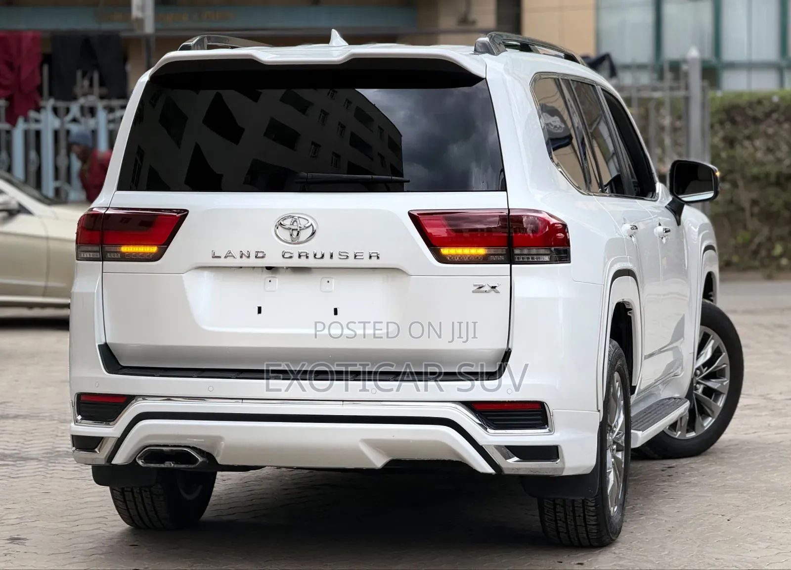 Toyota Land Cruiser LC300 2023 Pearl