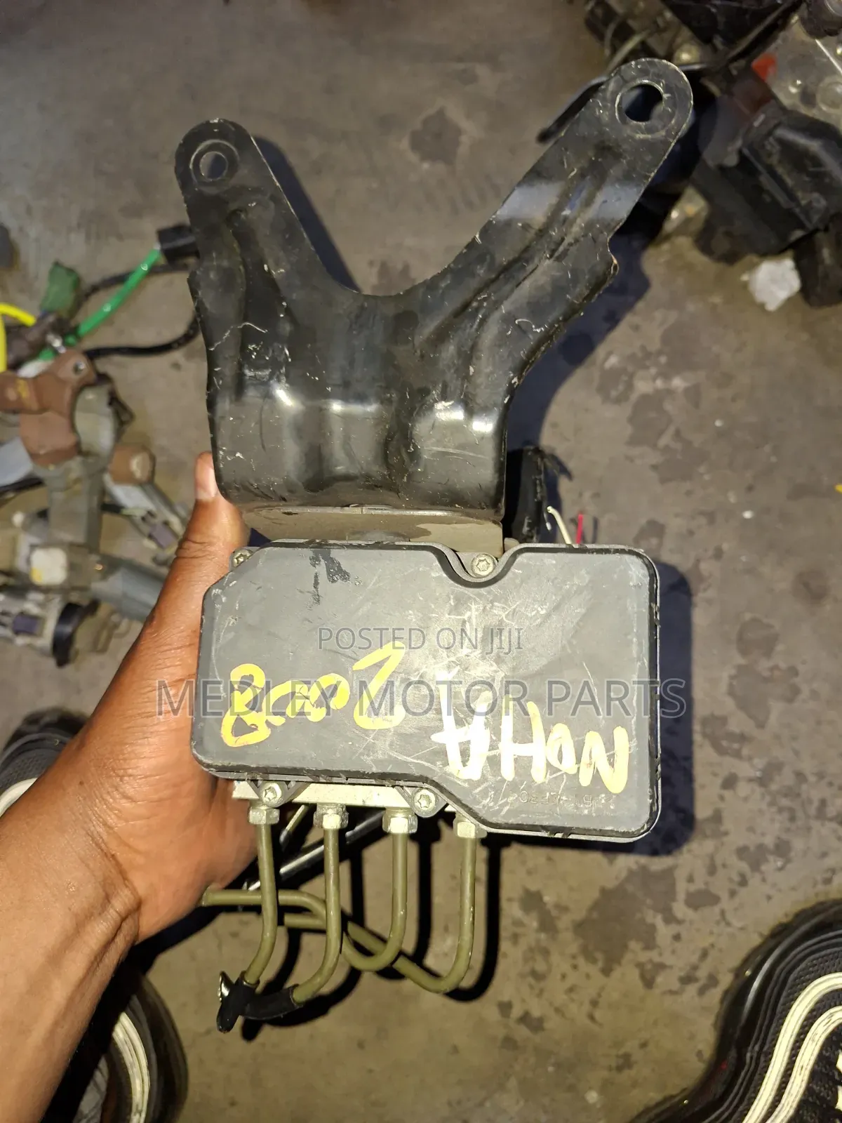 Toyota Noah Abs Motor<FR>