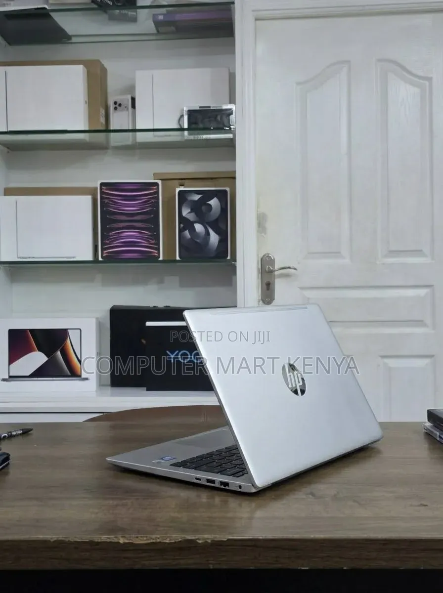 New Laptop HP EliteBook 840 G9 8GB Intel Core i7 SSD 512GB