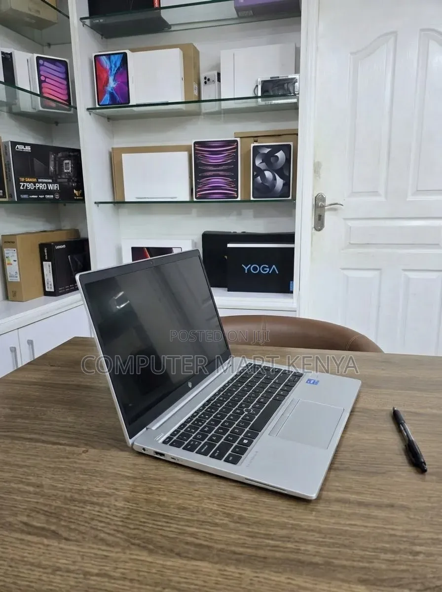 Laptop HP EliteBook 830 G8 16GB Intel Core i7 SSD 512GB