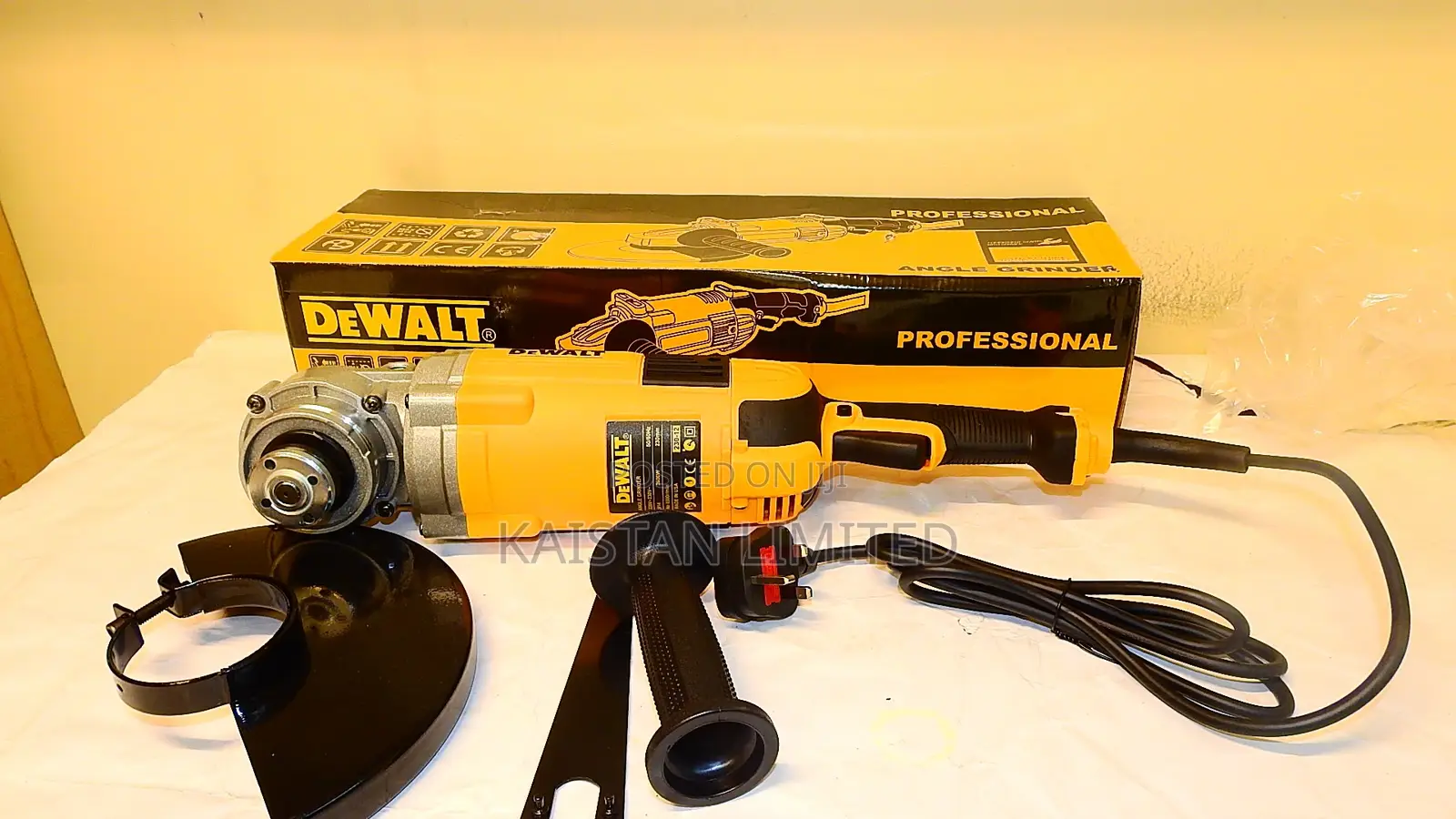 Dewalt Angle Grinder 9' / Grinding Machine