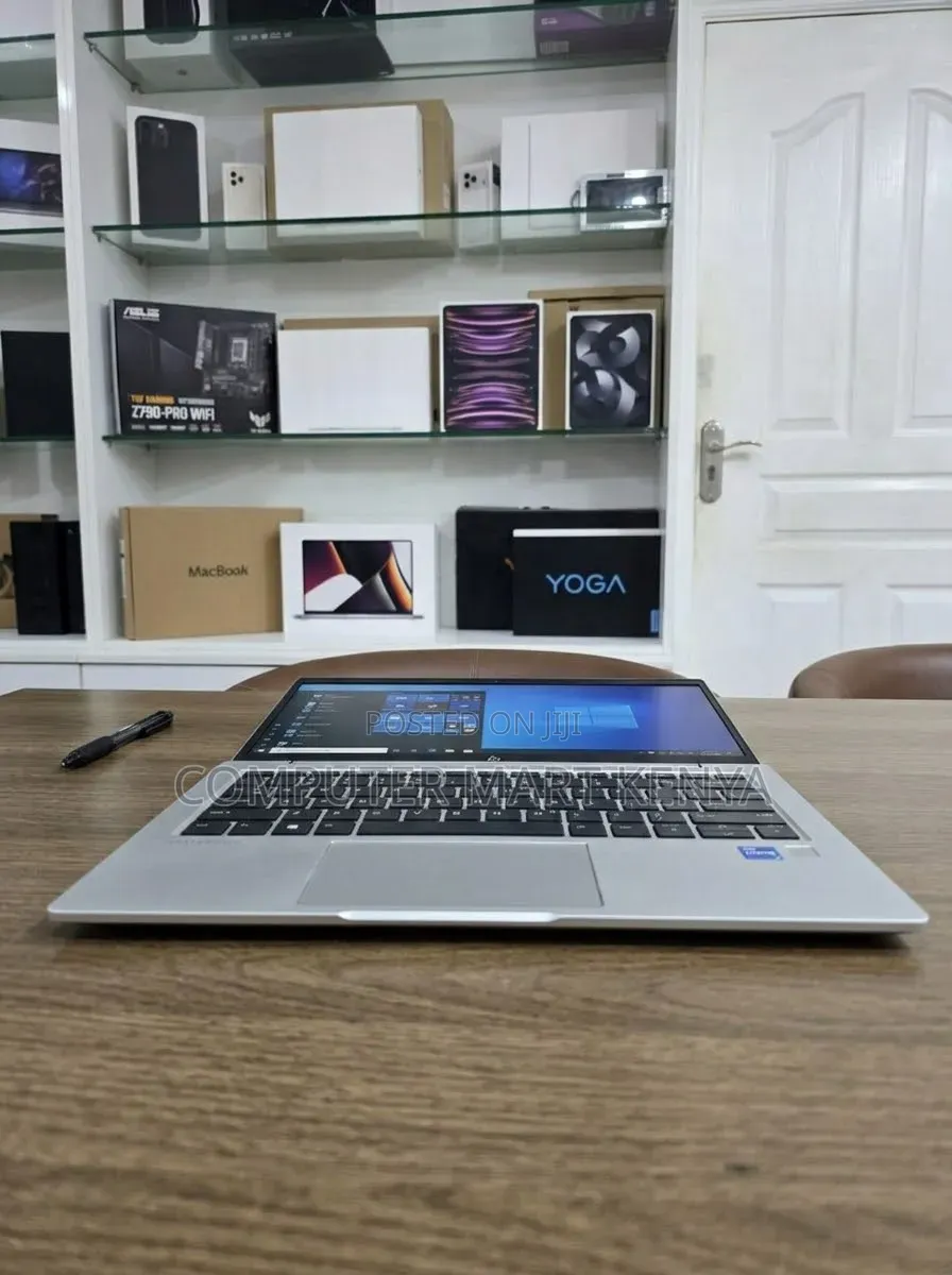 Laptop HP EliteBook 830 G8 16GB Intel Core i7 SSD 512GB