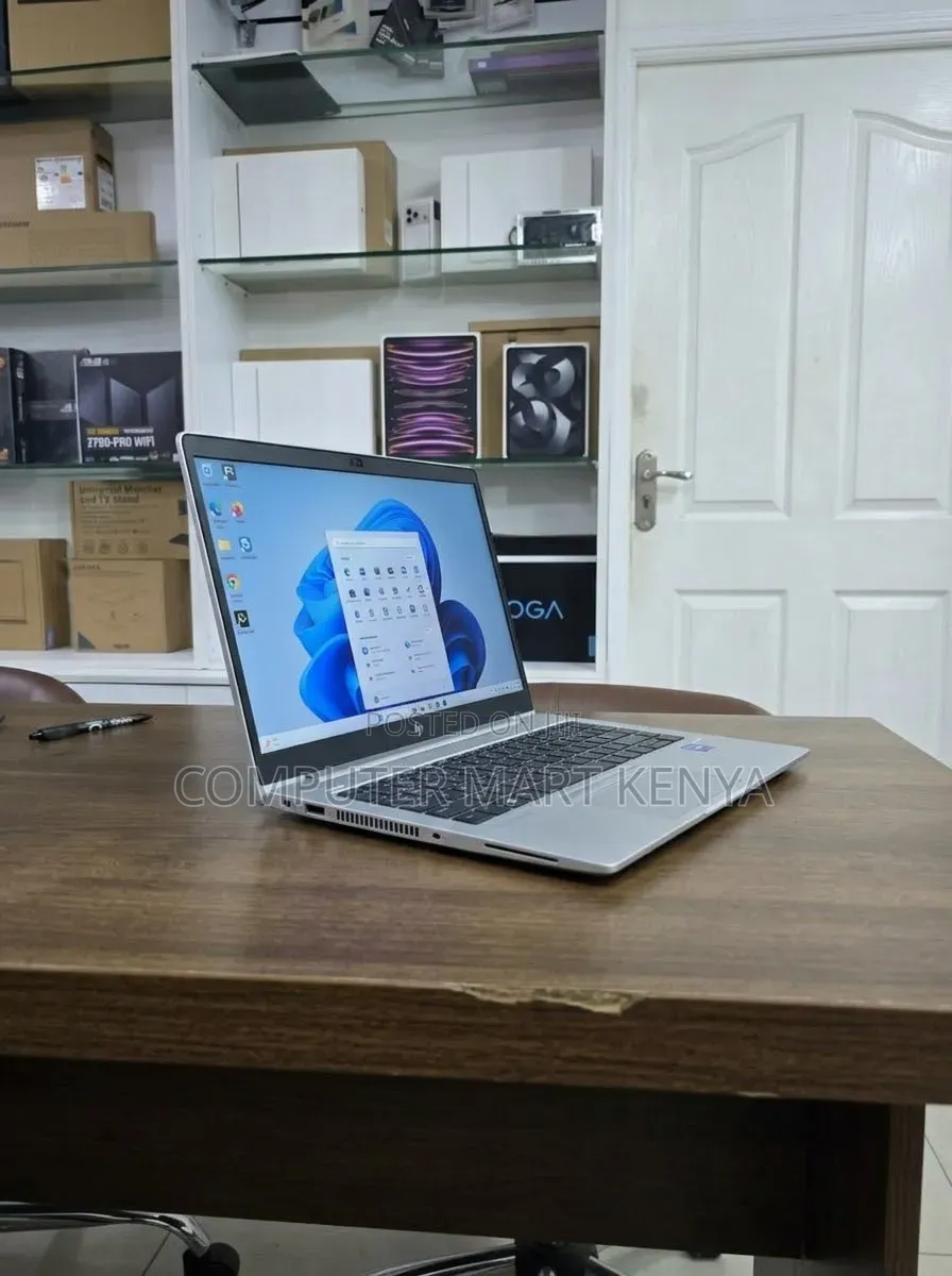 Laptop HP EliteBook 830 G8 16GB Intel Core i7 SSD 512GB