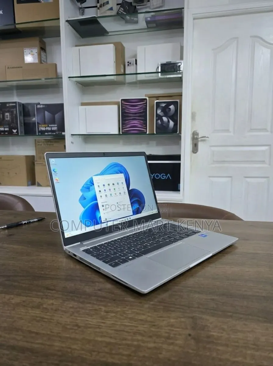 Laptop HP EliteBook 830 G8 16GB Intel Core i7 SSD 512GB