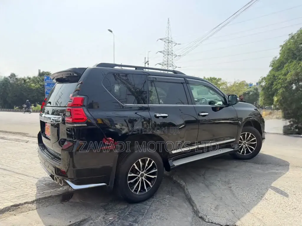 Toyota Land Cruiser Prado 2.8 2019 Black
