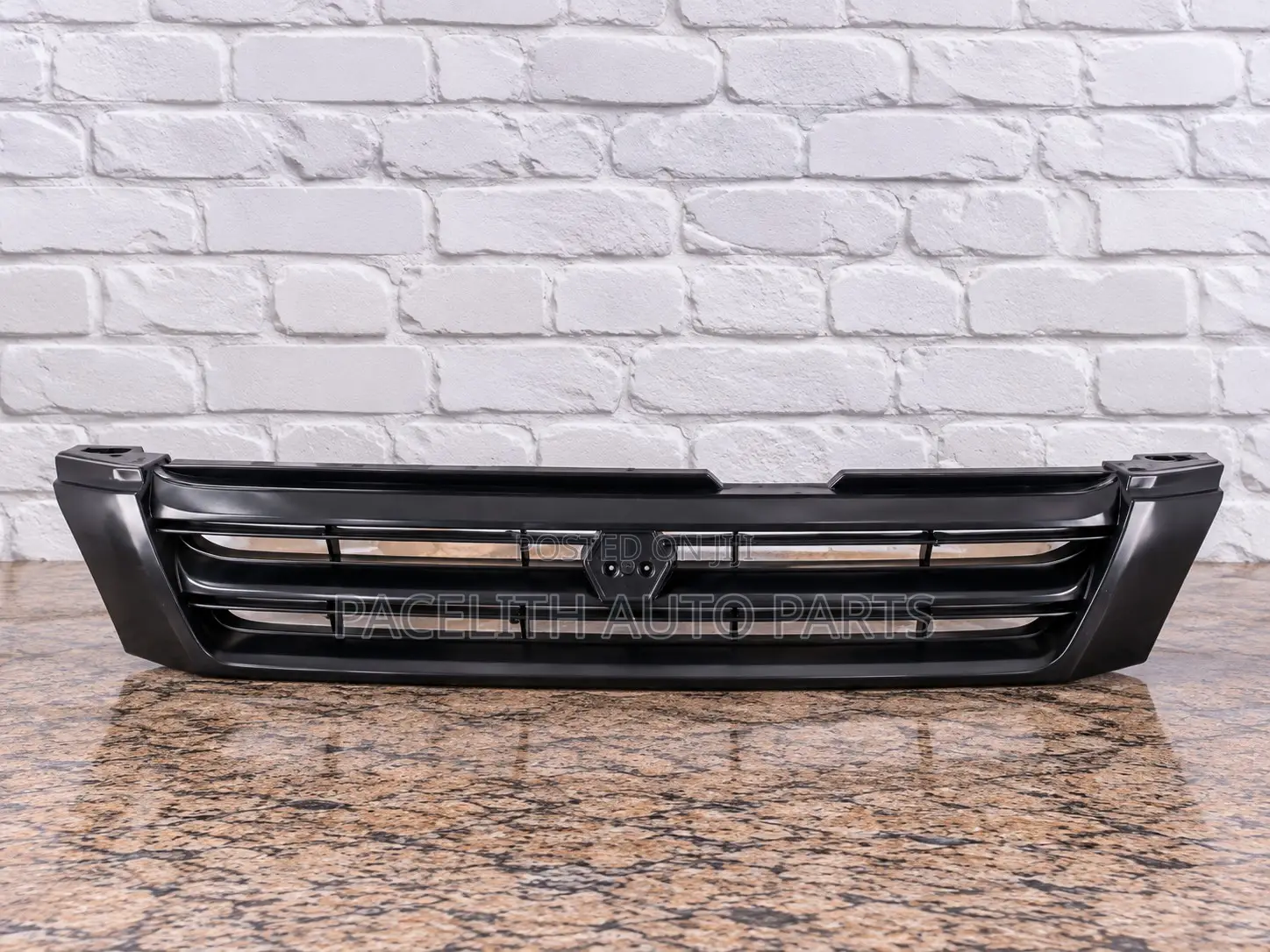 Front Centre Grille Toyota Premio Nyoka At210 St210 1996/1997
