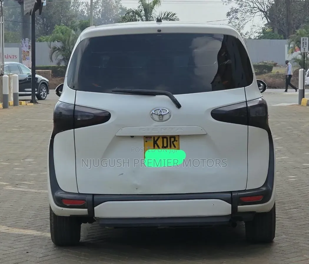 Toyota Sienta 2016 White
