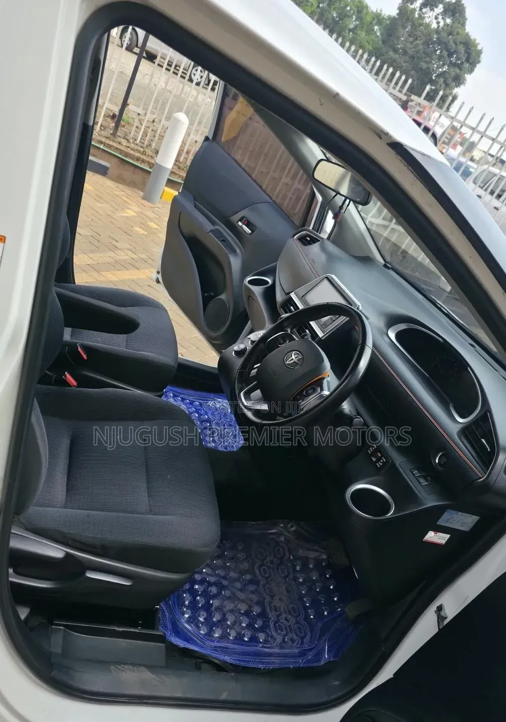 Toyota Sienta 2016 White