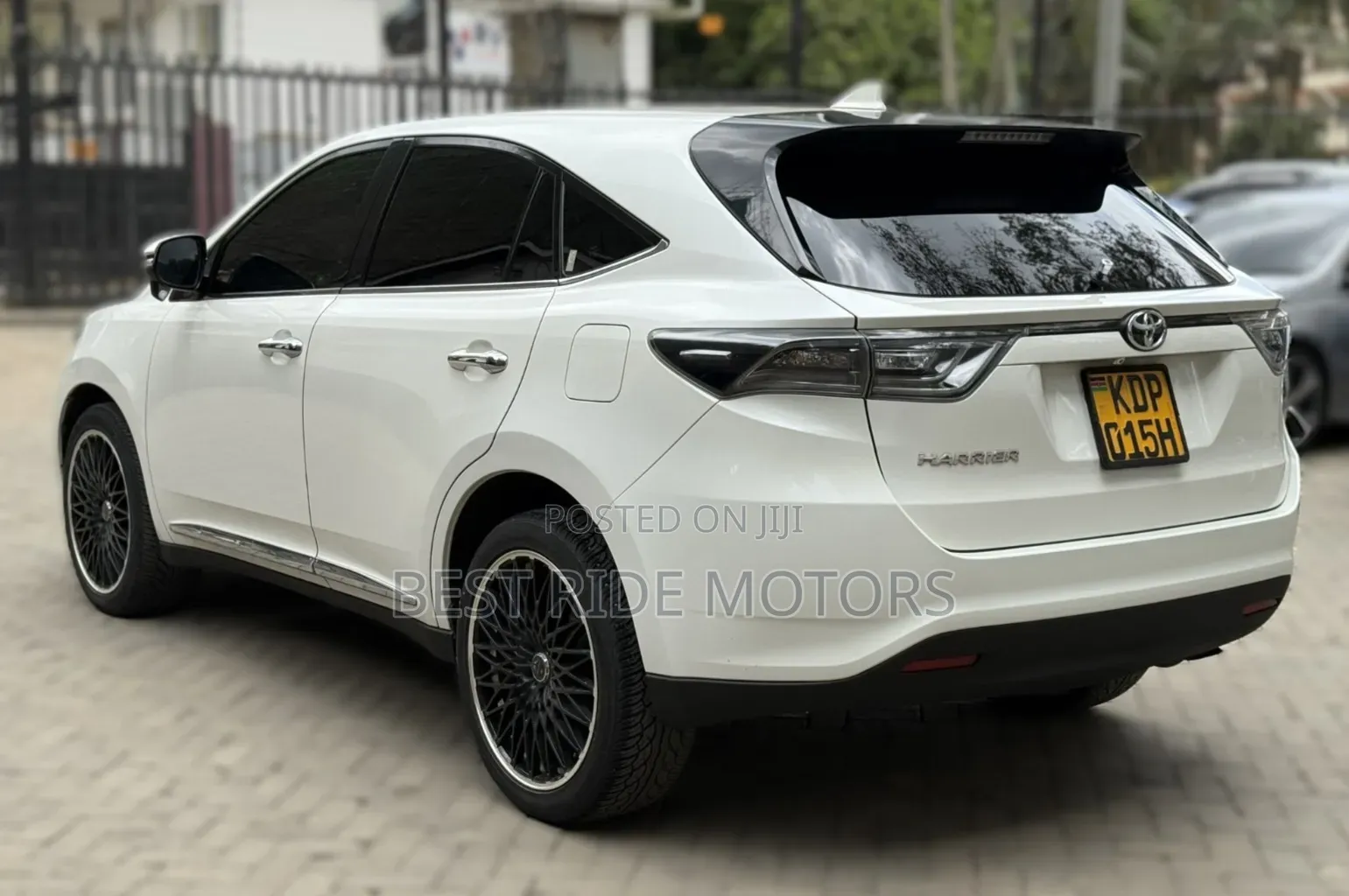 Toyota Harrier 2.0 2016 White