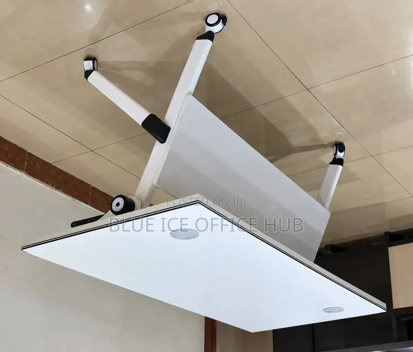 White Foldable Office Desk – Mobile Computer Table